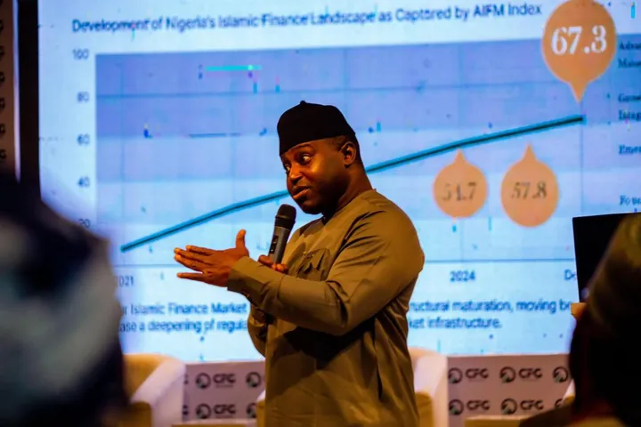 Dr. Oshodi presenting the Arthur Islamic Finance Market Index